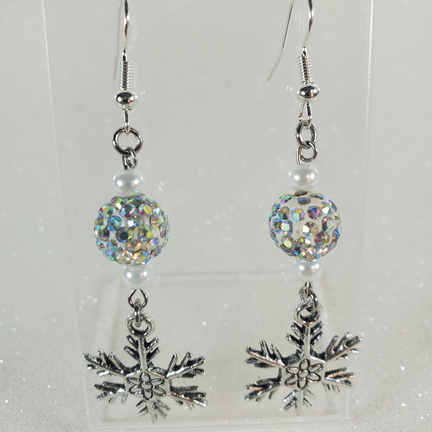 Holiday Earrings: Snowflake