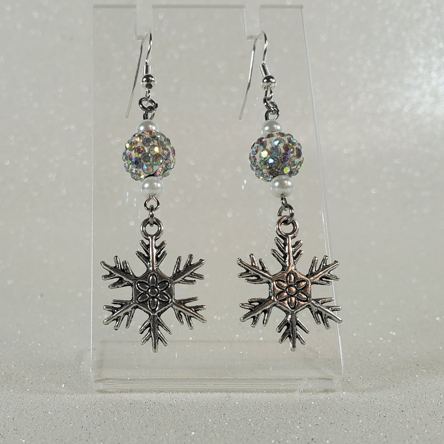 Holiday Earrings: Snowflake